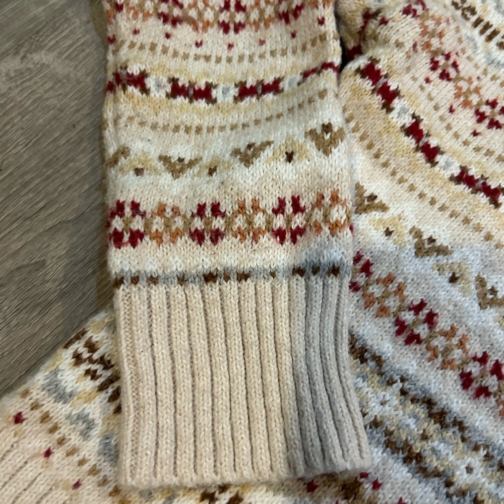 American Eagle Outfitters Cream and Red Patterned Women's Sweater size medium - Picture 3 of 8